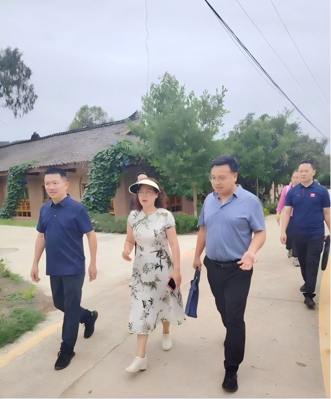 四川和美乡村研究院带队考察四川和美乡村典范绵阳铁炉村